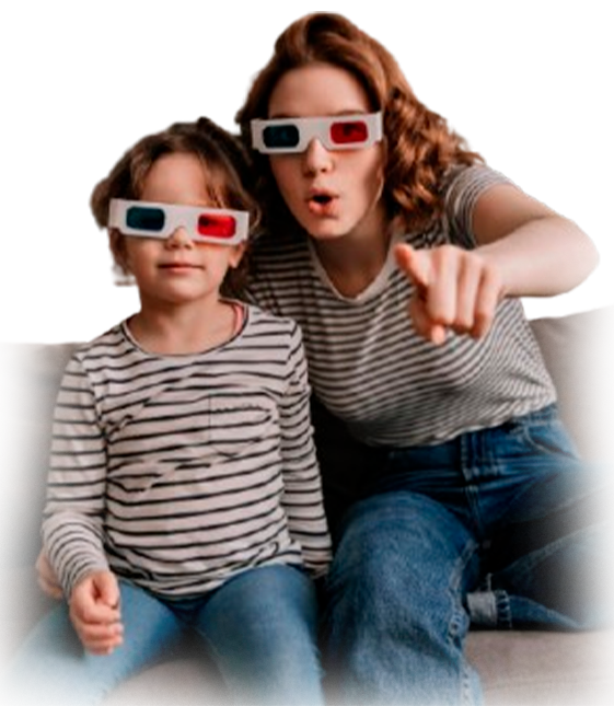 mujer y niño con lentes 3d